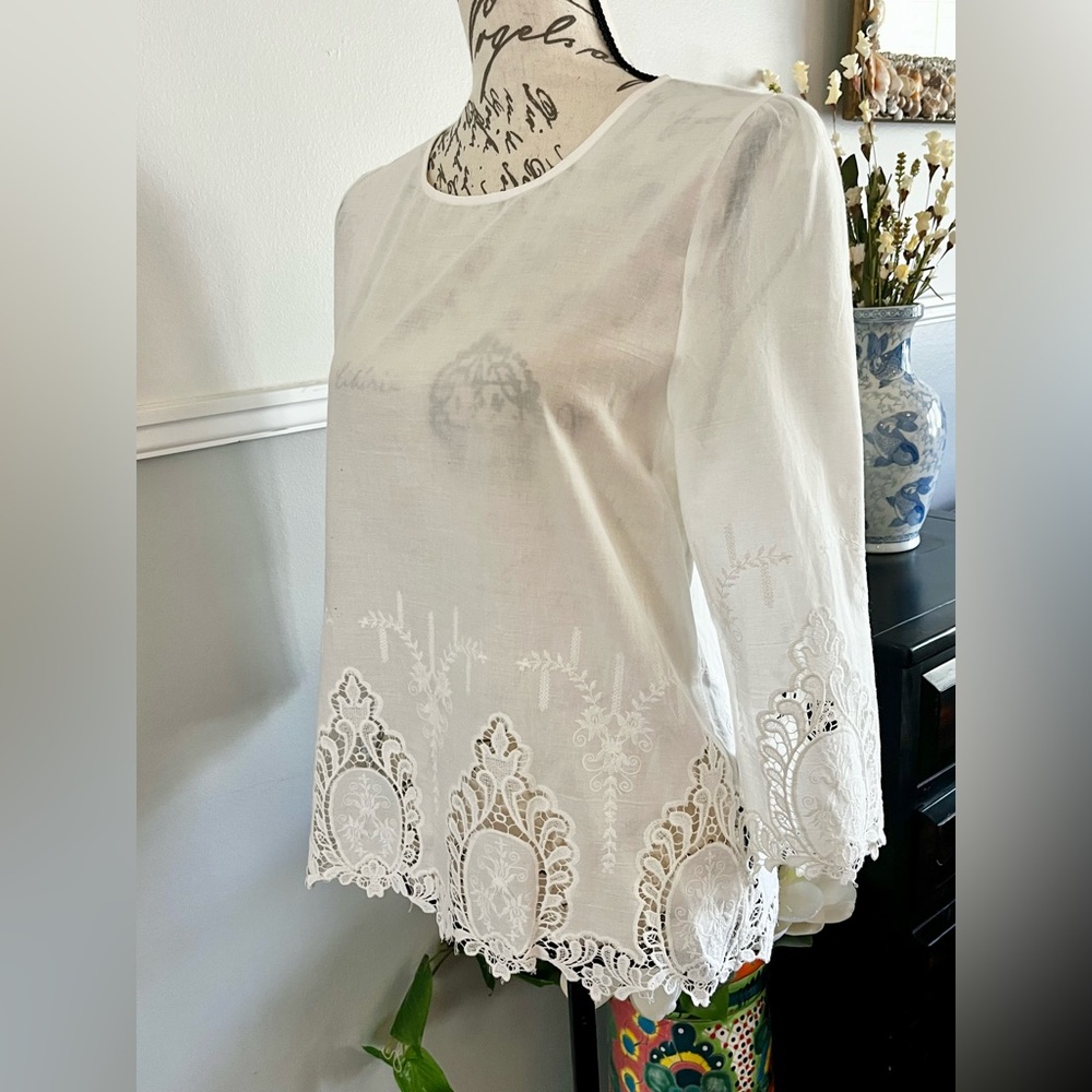 EUC Everly Elegant White Lace Women's Peasant Top Lace Embroidered Button Medium - Picture 6 of 13